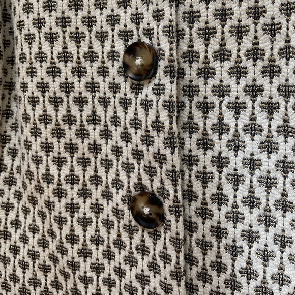 ETT TWA by ANTHROPOLOGIE Ivory Buttoned Blouse Top with Navy Gold Accents - Picture 4 of 7